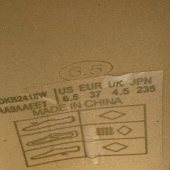 DREAM PAIRS Y2K-inspired Knee-high Platform Gogo Boots
Size 6.5 - Picture 7 of 8